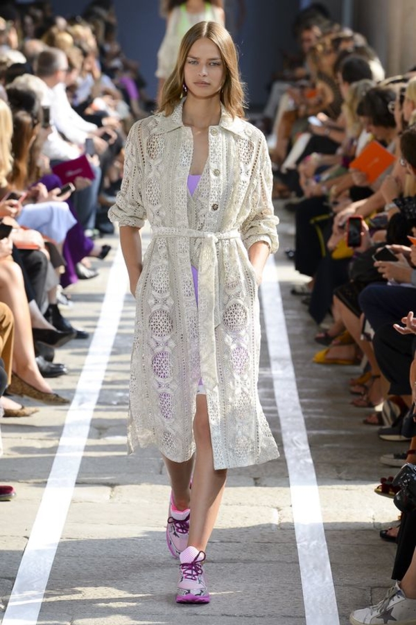 C чем и как носить кроссовки в этом сезоне: ТОП-20 образов