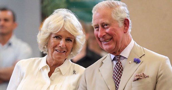 В плавках с цветочками: Принца Чарльза заметили в неожиданном образе