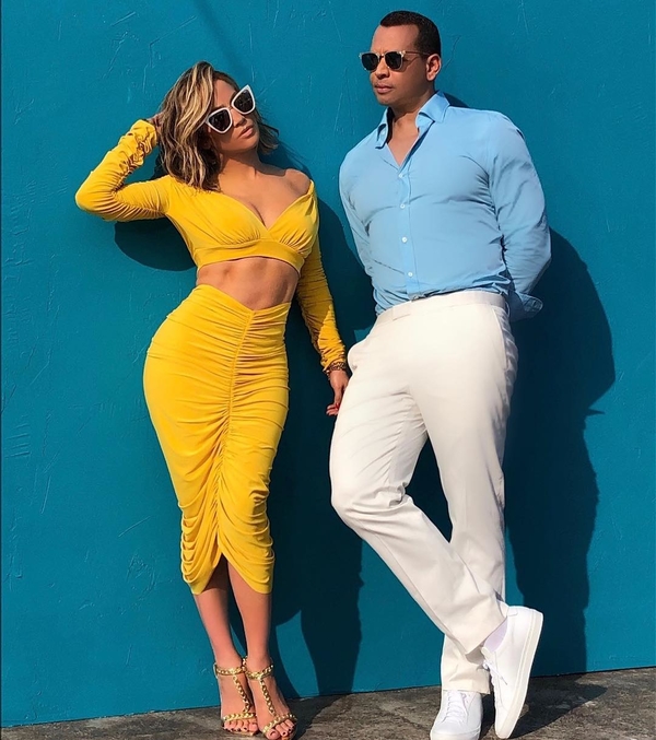 Дженнифер Лопес и Алекс Родригес получили шокирующее поздравление с помолвкой