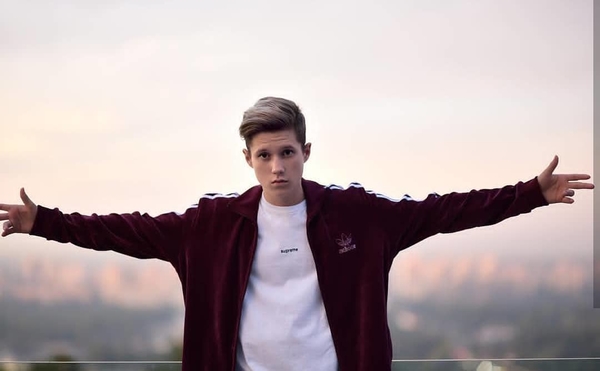 Звезда телесериала "Школа" выступит на NRJ Birthday Party