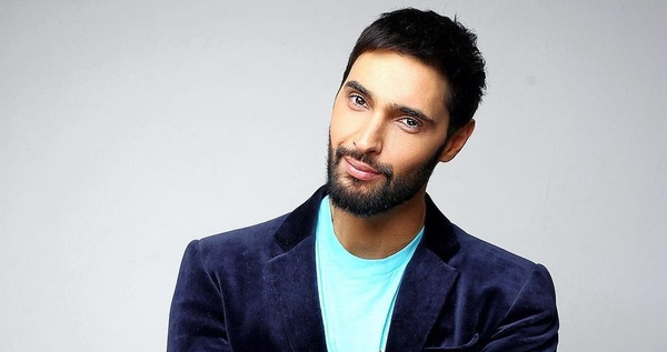 "Люди, давайте знакомиться": Виталий Козловский предложил фанам поиграть