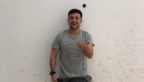 "Рейтинг как у Зе": Кандидат в президенты снялся в пародии на клип NK