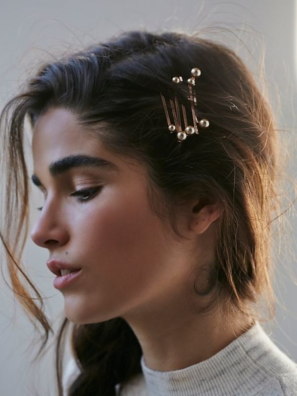 Прически с невидимками и заколками: ТОП-20 лучших идей