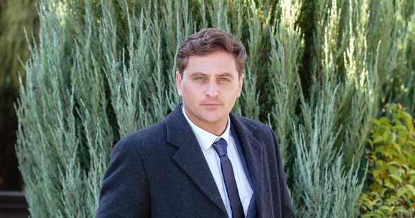 Звезда сериала "С волками жить" получил звание Заслуженного артиста Украины