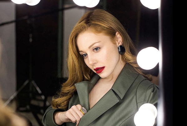 "Королевская фотосессия": Кароль восхитила соблазнительным образом