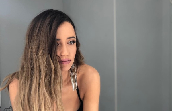 "Такая милашка": Дорофеева очаровала поклонников эмоциями на фото