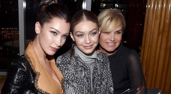 55-летняя мать супермоделей Иоланда Хадид поразила стильным look-ом