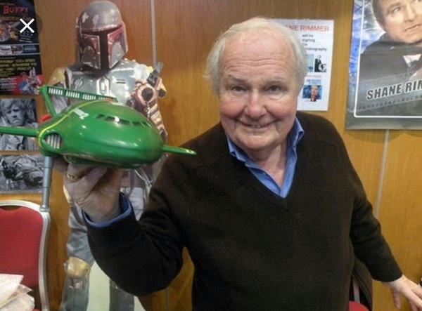 На 90-м году жизни скончался известный голливудский актер