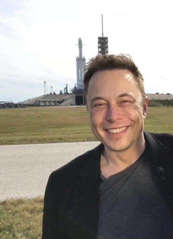 Илон Маск записал свою первую рэп-композицию об убитой горилле