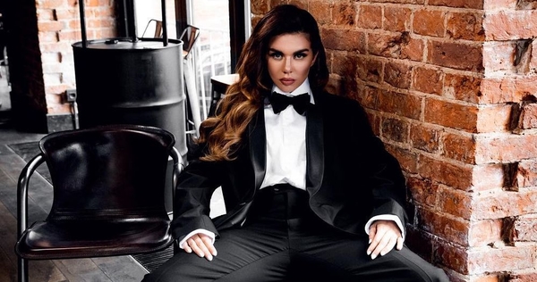 Поменяла прическу и отрастила усы: Анна Седокова шокировала новым имиджем