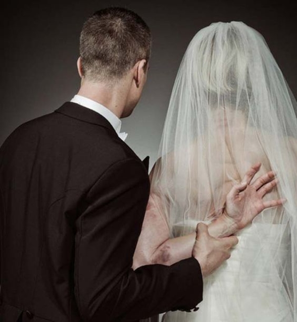 За закрытой дверью: Все о домашнем насилии