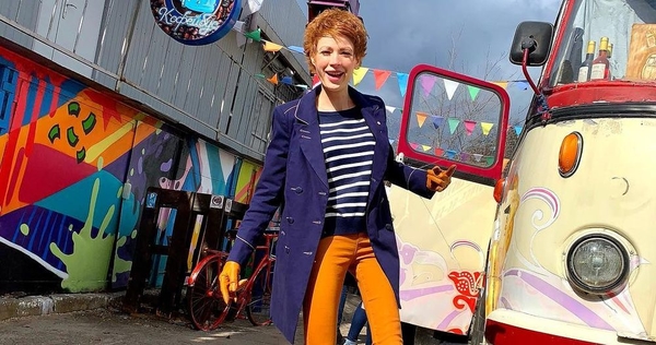 Белье ведущей проекта "Аферисты в сетях" продают за 20 тысяч гривен