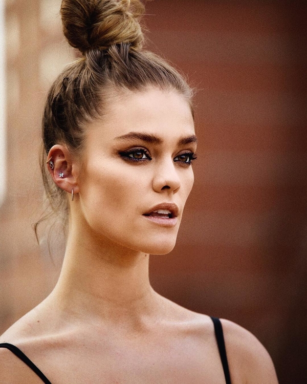 Бывшая Ди Каприо выложила фото без одежды