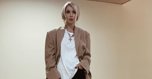 "Как из секонд-хенда": новый наряд Лободы раскритиковали в Сети