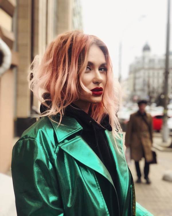 Слава Каминская показала, как отстояла в очереди за детской мечтой