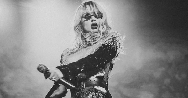 "Прекрасна до безумия": Лобода удивила фанов новым снимком