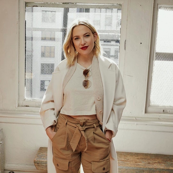 Кейт Хадсон запустила линейку "безопасной" одежды