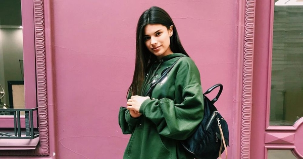 "Эти линии сводят с ума": Мишель Андраде похвасталась новой татуировкой