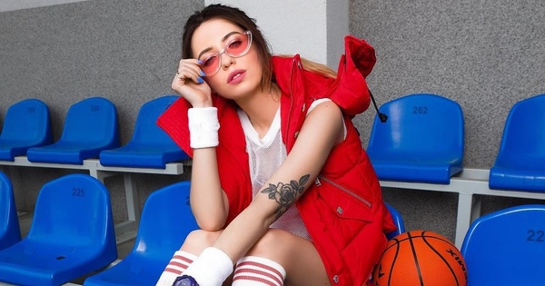 "Это свершилось": Надя Дорофеева анонсировала выход нового влога