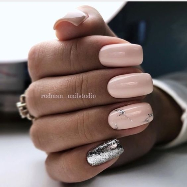 Лучшие идеи нежного маникюра на выпускной 2019