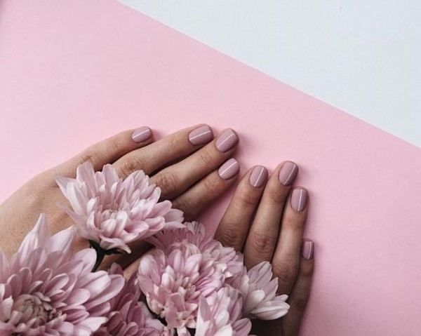 Лучшие идеи нежного маникюра на выпускной 2019