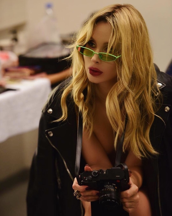 За ручки с Киркоровым: Лобода засветилась на гала-ужине российского телеканала