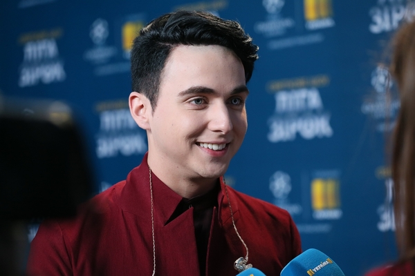 MELOVIN рассказал о пикантном подарке от поклонников