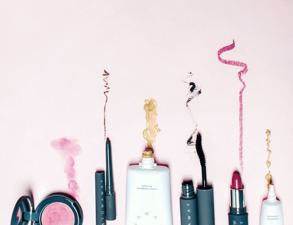 Цифры вас удивят: Сколько можно хранить косметику