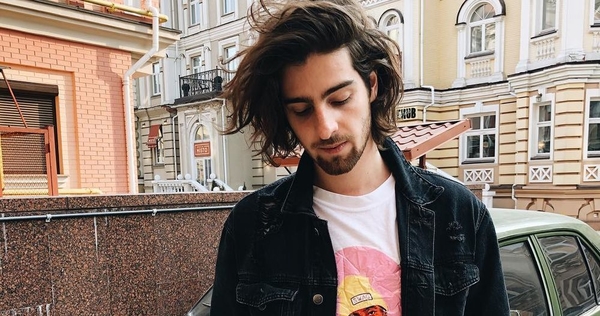 "Мы не беременны!": Владимир Дантес показал новый кадр с женой