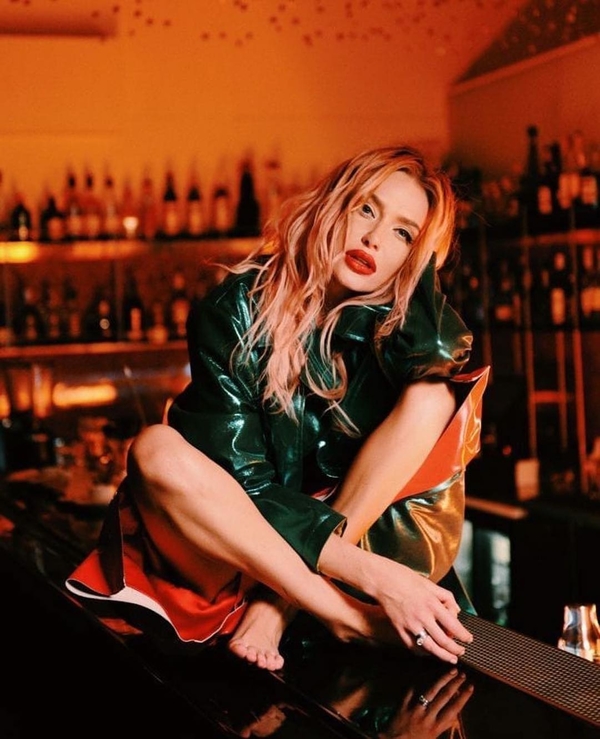 "Томная соблазнительница": Слава Каминская восхитила новым фото