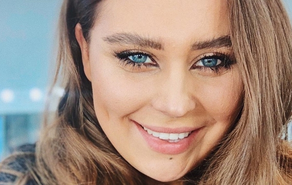 "Гейша": Вокалистка KAZKA удивила неожиданным имиджем