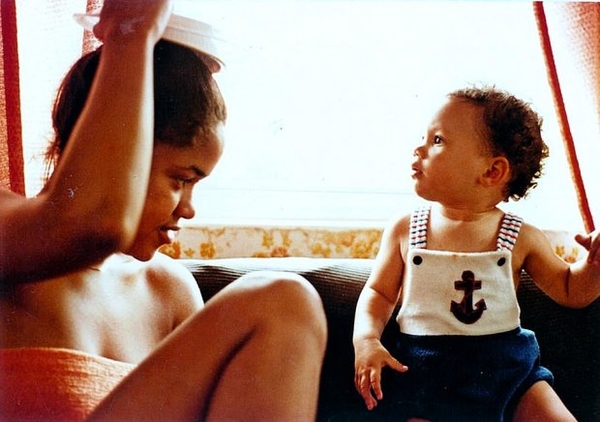 Такой ее никто не видел: опубликованы детские фото Меган Маркл