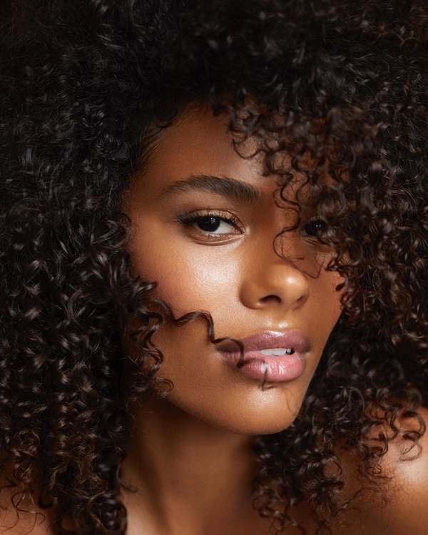 Роскошная на последнем месяце беременности: Тина Кунаки выложила новые фото