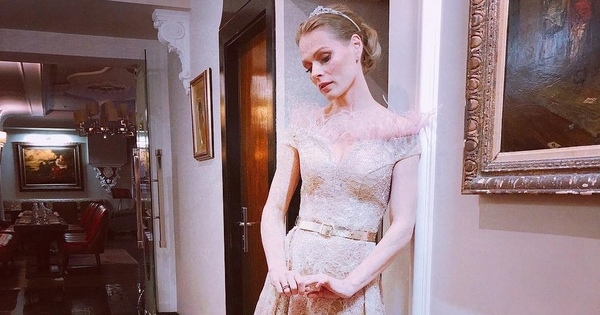 "Глаз не оторвать": Ольга Фреймут поделилась соблазнительным селфи