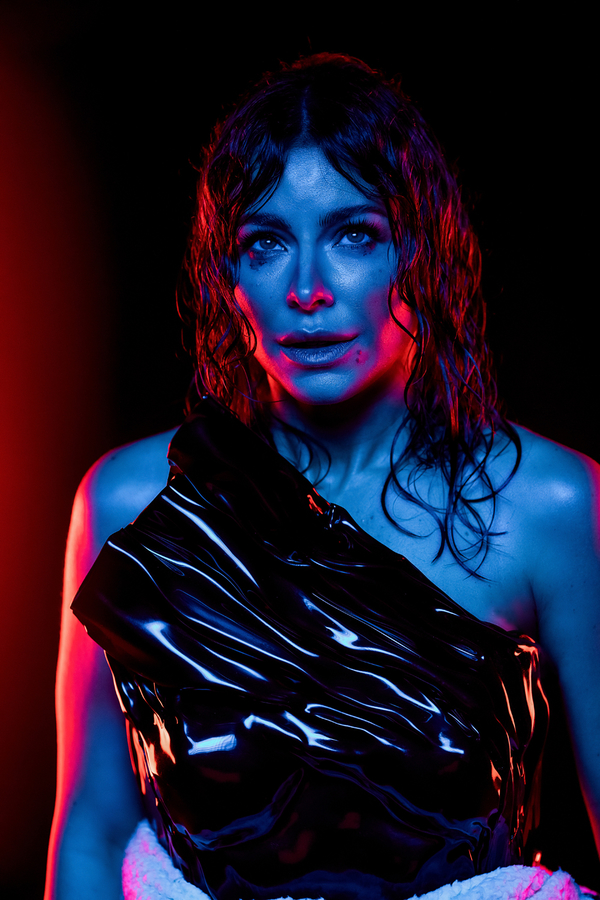 "Мы не попрощались": Ани Лорак выпустила необычный клип, снятый в Киеве