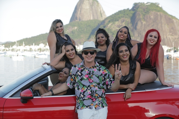 Дмитрий Комаров познакомится с балериной плюс-сайз и снимет клип на хит "Время и Стекло"