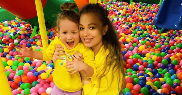 "Какие бусинки": Яна Соломко показала милый кадр с маленькой дочкой