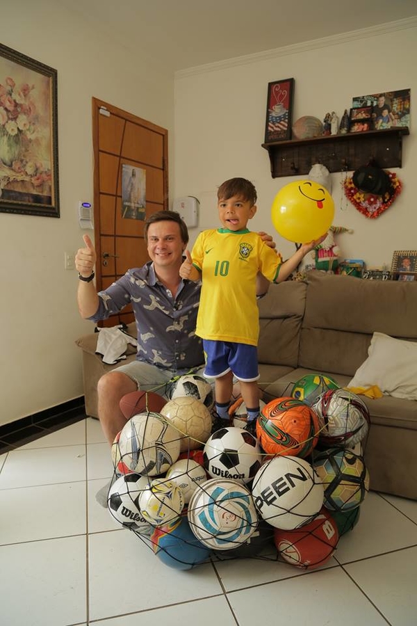 Дмитрий Комаров покажет, как изменилась жизнь мальчиков из фавел, ставших футболистами