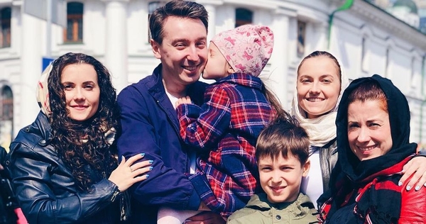 Ведущий шоу "Один за всех" Михаил Присяжнюк показал подросших детей