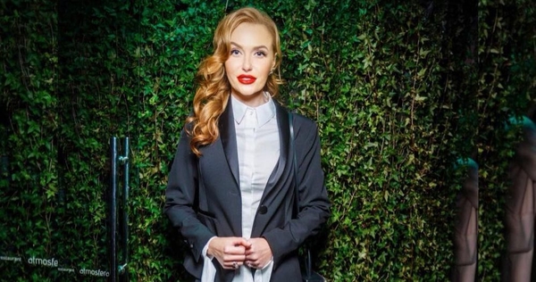 Слава Каминская поделилась снимком с участниками "Танцев со звездами"