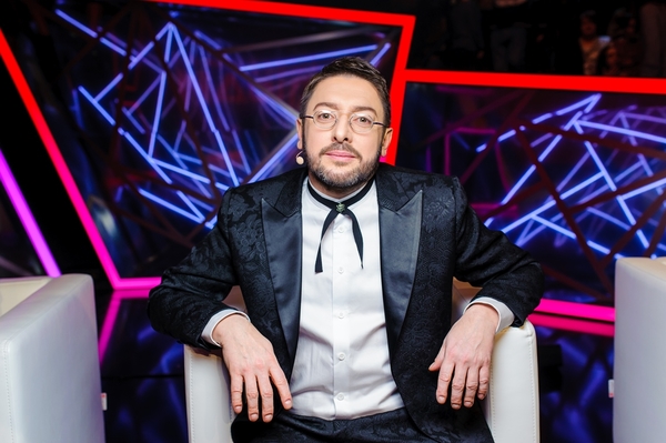 101 роза и признание в любви: Алексей Суханов получил неожиданный подарок