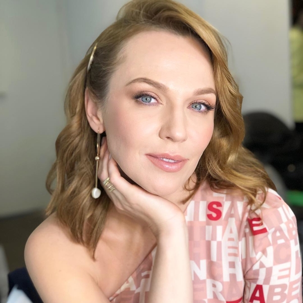 Альбина Джанабаева выпустила новый клип “День и ночь”: видео