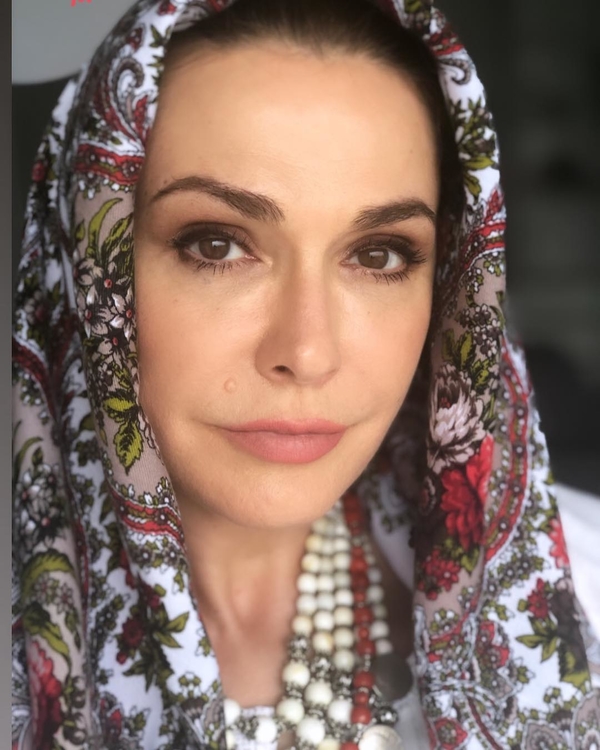 "Мой первомай": Ольга Сумская поделилась атмосферными архивными снимками