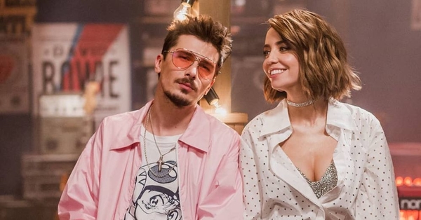 Николай Тищенко закружил в танце участников "Время и Стекло"