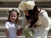 Герцоги Кембриджские показали новые снимки дочери принцессы Шарлотты