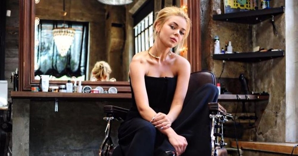 “Малышка, ты супер“: Алина Гросу поразила Сеть глубоким декольте