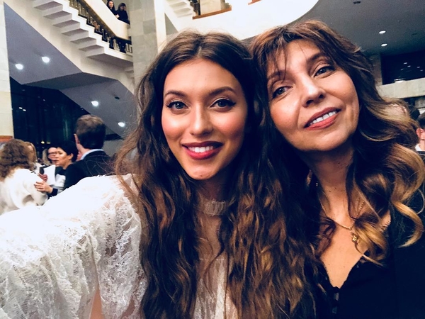 Регина Тодоренко поделилась волшебным кадром с мамой