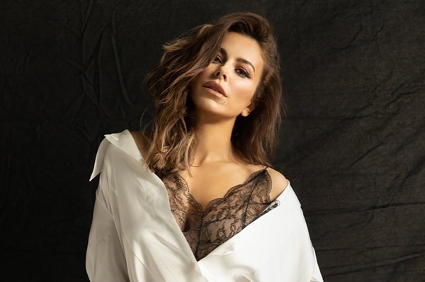 "18 хоть уже есть?": В Сети отметили, что Лорак резко помолодела