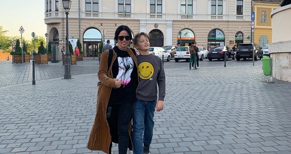 Бывшая жена Потапа вместе с детьми прогулялась по Будапешту