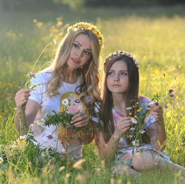 Вот это красавицы: Ольга Сумская показала взрослых дочерей